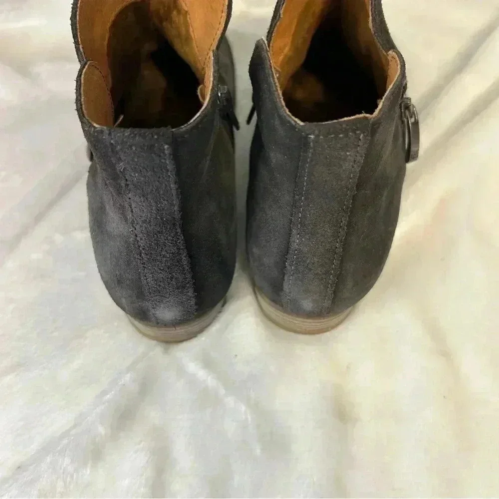 Women’s size 7/38 suede ankle boot. Eric Michael charcoal‎ gray.EPC